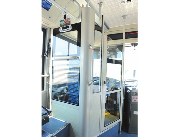 司(si)機(ji)包圍(wei)6