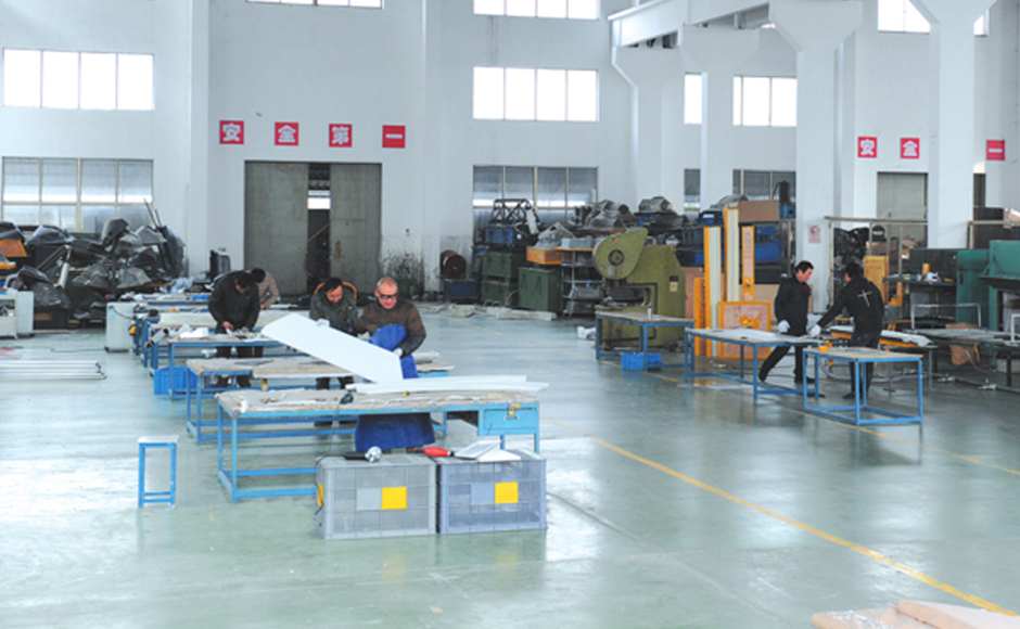 內(nei)飾(shi)車(che)間(jian)